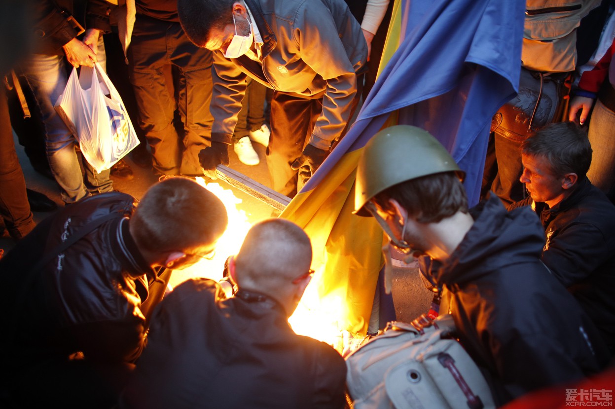 乌克兰混乱局势最新高清图片--来自三大通讯社