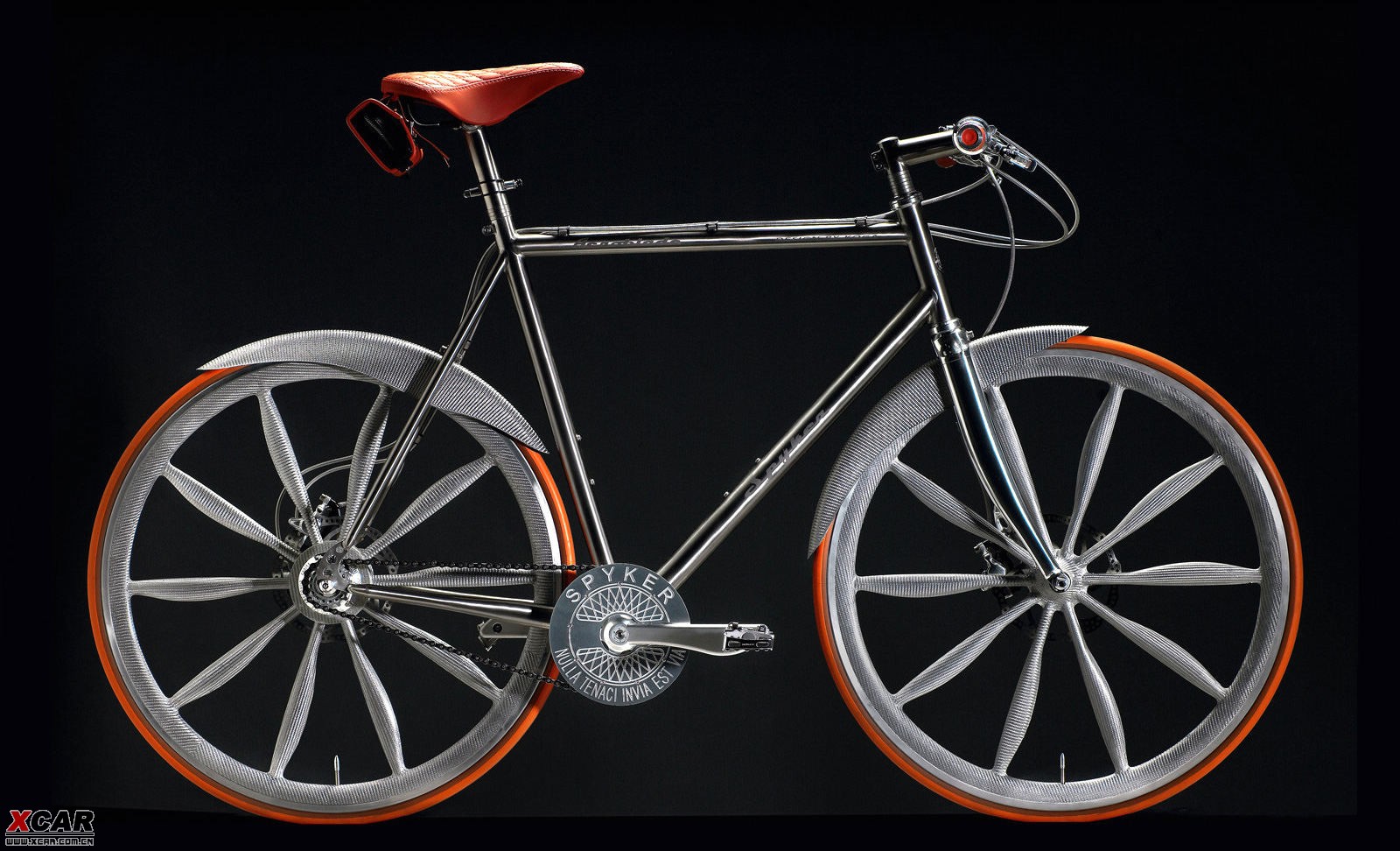 世爵是世界上最豪华的跑车，他的自行车也一样。