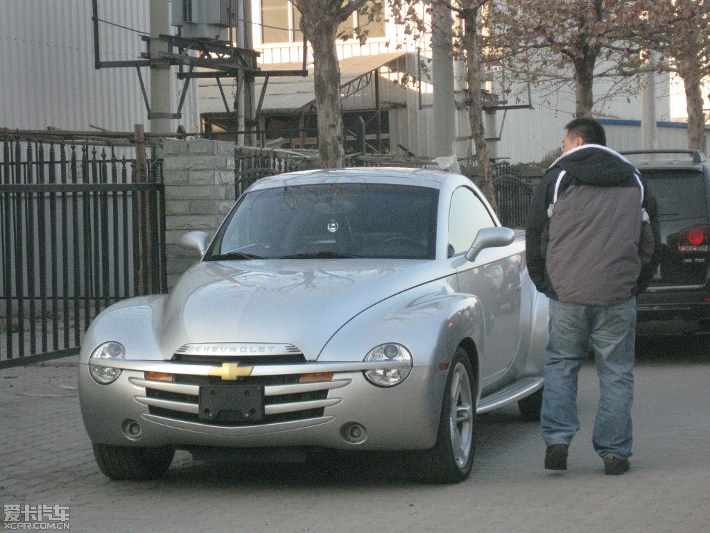 【图】雪佛兰ssr皮卡or跑车,绝对够酷!不看的,你就回家悔青肠子吧.