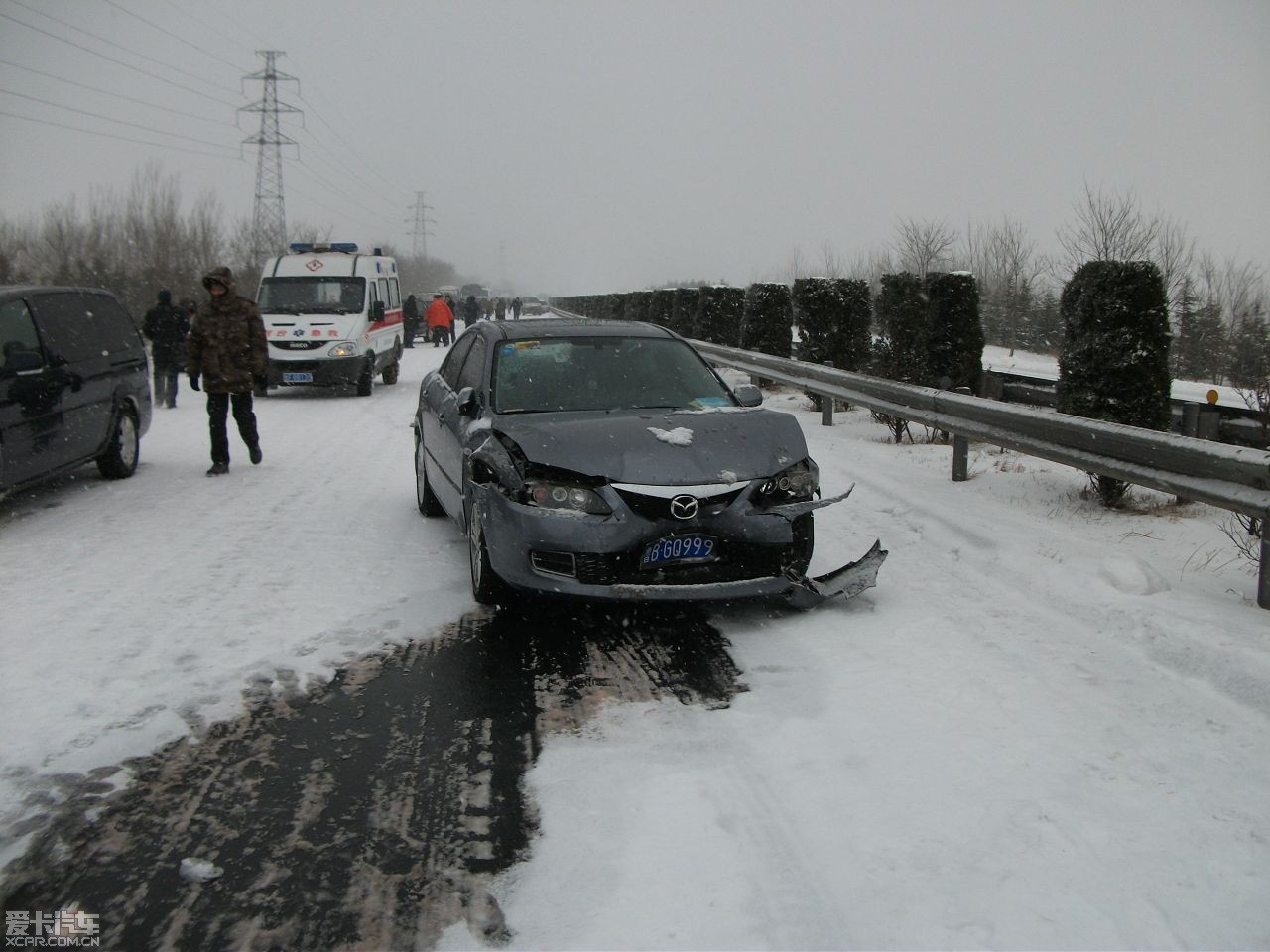 2011年1月9日,荣乌高速(g18)连环撞车,惨烈之极.