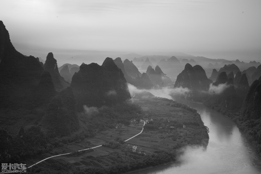 江上数峰青