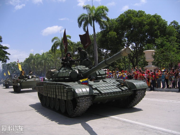 继续发委内瑞拉200周年阅兵的照片,各国军服很