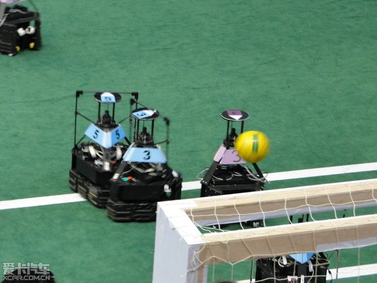 今天去看全国大学生机器人足球比赛了_甘肃汽