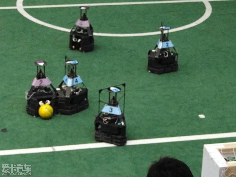 今天去看全国大学生机器人足球比赛了_甘肃汽