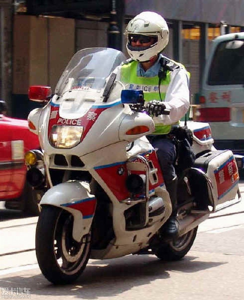 看看香港交警的装备!