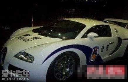 面对迪拜的豪车,人民警察表示毫无压力!_北京