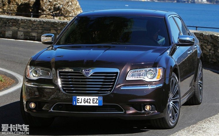 世间不再有Chrysler-300c: Thema-2012 FIAT_3