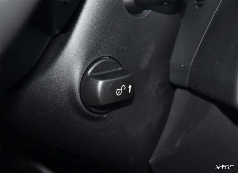 捷豹xel低配方向盘下面这个按钮这是干什么的?