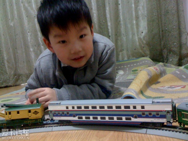 【精华】【生活随拍】儿子是小火车迷,B6+火