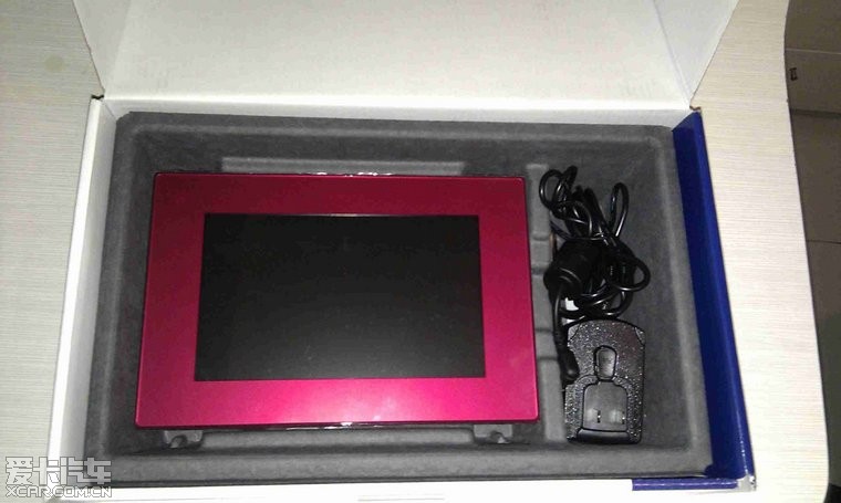 SONY索尼D72N数码相框7寸电子相册(红色) - 