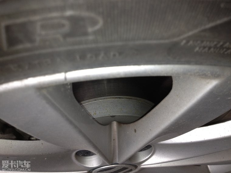 速腾冠军版,右前轮刹车盘磨损求助!_速腾_一汽