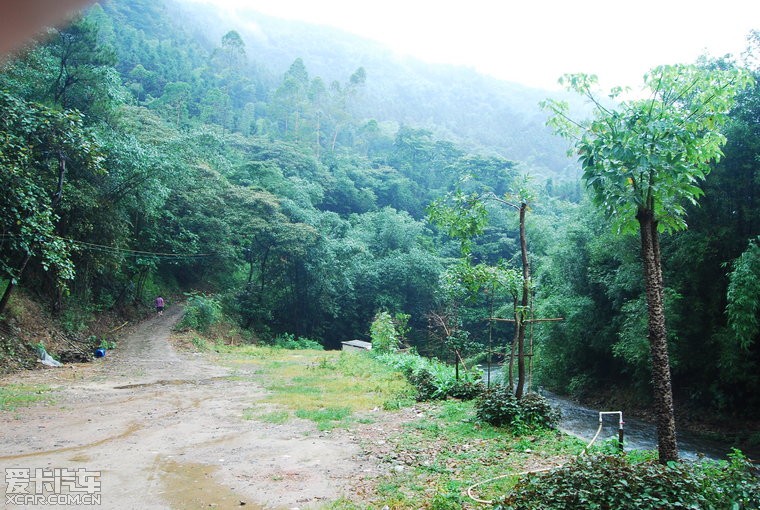 端午无聊,穿到隔壁城市的笔架山去呼吸,雨中那