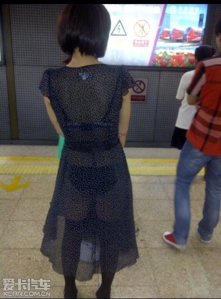 穿的如此性感,难怪上海地铁要求女性乘客穿衣