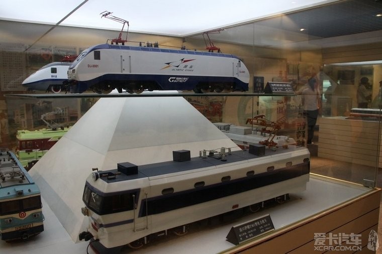奥星和出口伊朗型tm1型电力机车