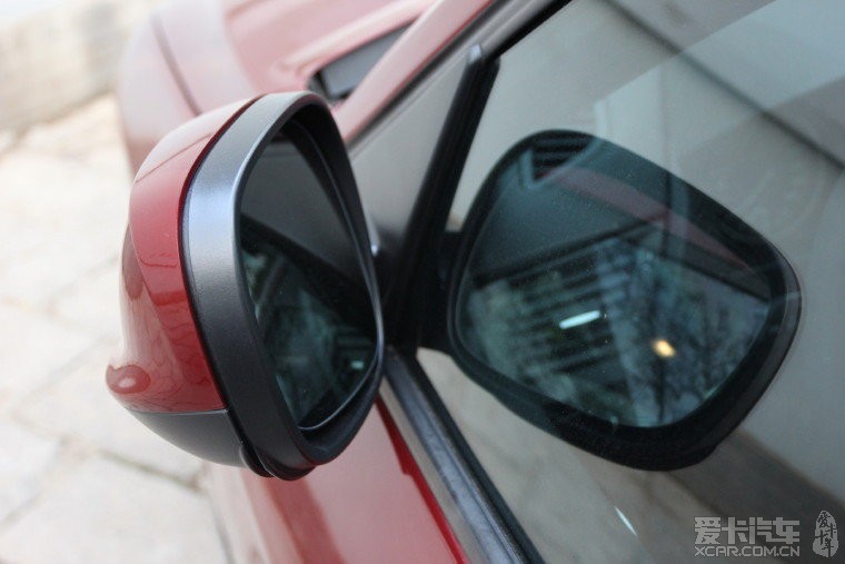 2012款BMW X1 xDrive20i豪进口墨尔本红作业