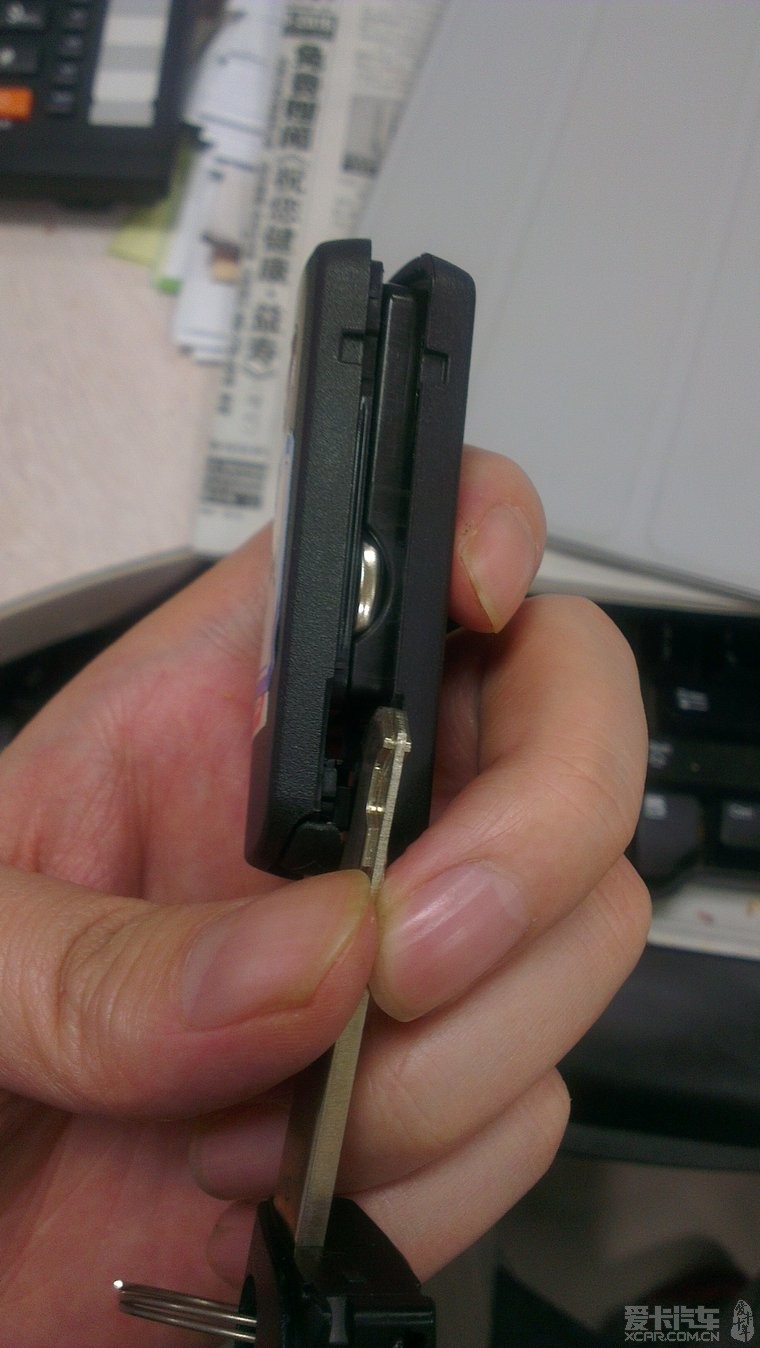 > 发一个实用贴,关于雅阁车钥匙换电池的,给论坛阁友省钱省事省时间!