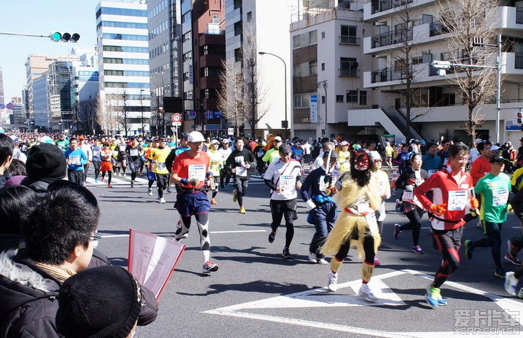 今天(2月24日)上午东京马拉松,天气真不错!为了