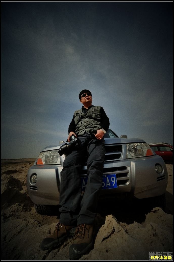 六个男人和二辆越野车,成功穿越罗布泊的故事,享受在路上的感觉.