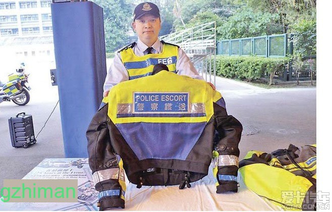 详细讲述香港交通警近几年的制服变化,及内地