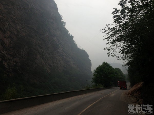 雅安地震救灾纪实:山路+余震把我吓哭了_上海