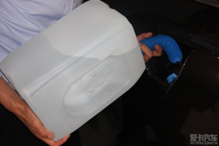 【阿凯出品】13款GL350 想知道尿素箱容量的