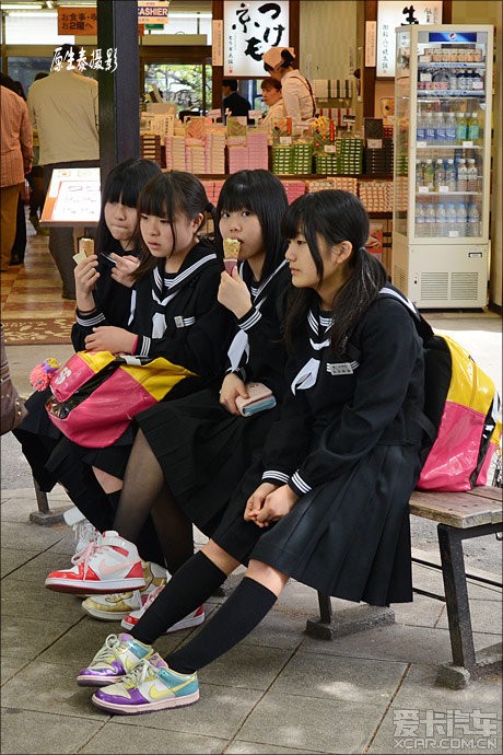 街拍的日本女生短裙制服。_北京汽车论坛_XC