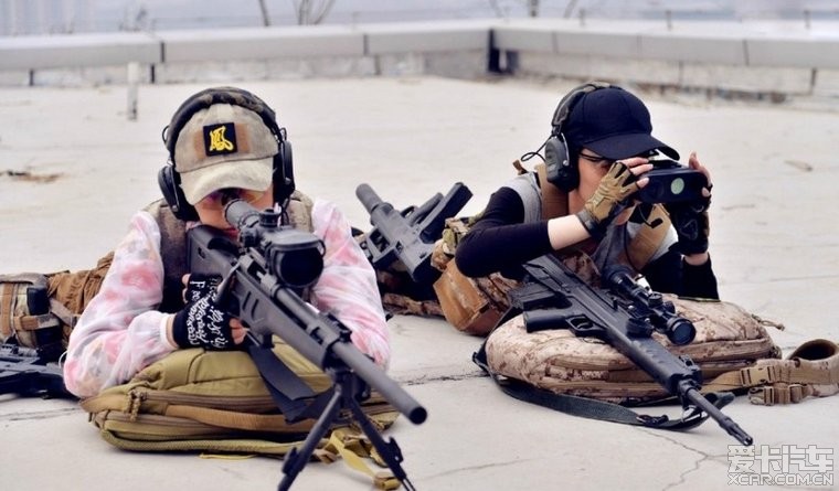 我是特种兵3新剧照:一大群武装美女战士挺养眼