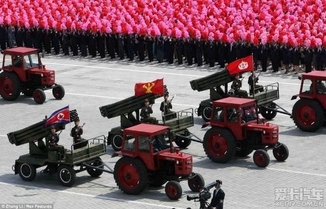 朝鲜阅兵式上惊现新式导弹牵引车_北京汽车论
