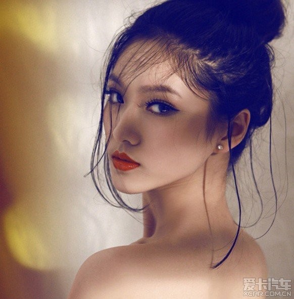 绝色精致美女melody冷艳红唇御姐范十足