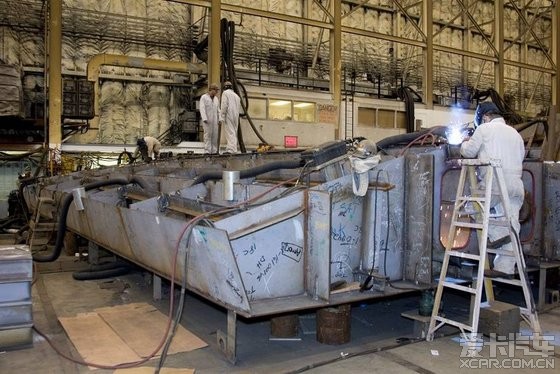 美国最新1.5万吨的朱姆沃尔特级隐形驱逐舰运