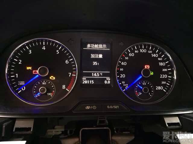 表,油表也是指针显示了,燃油加注量单独显示,貌似2013改款朗逸,朗行