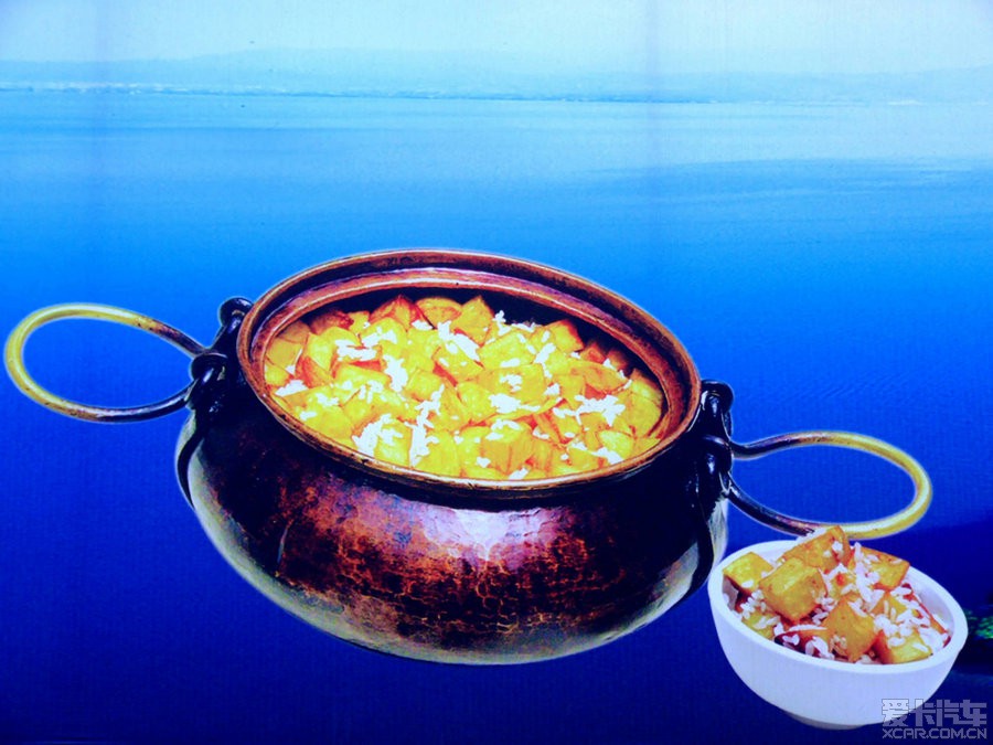 逛抚仙湖吃铜锅大头鱼、小白鱼。铜锅洋芋饭,