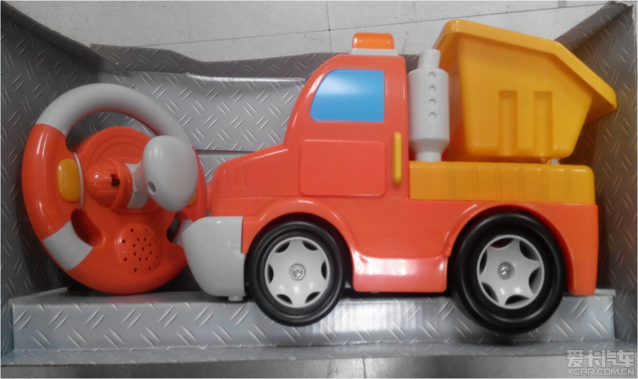 转遥控玩具搅拌车和自卸车