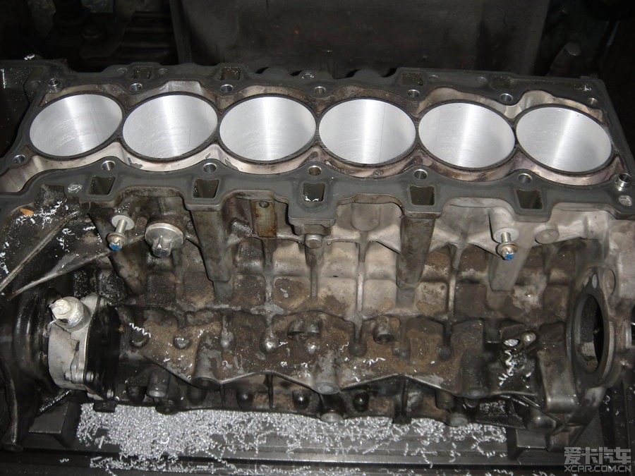 宝马N52铝镁发动机气缸体镗缸镶套珩磨全过程