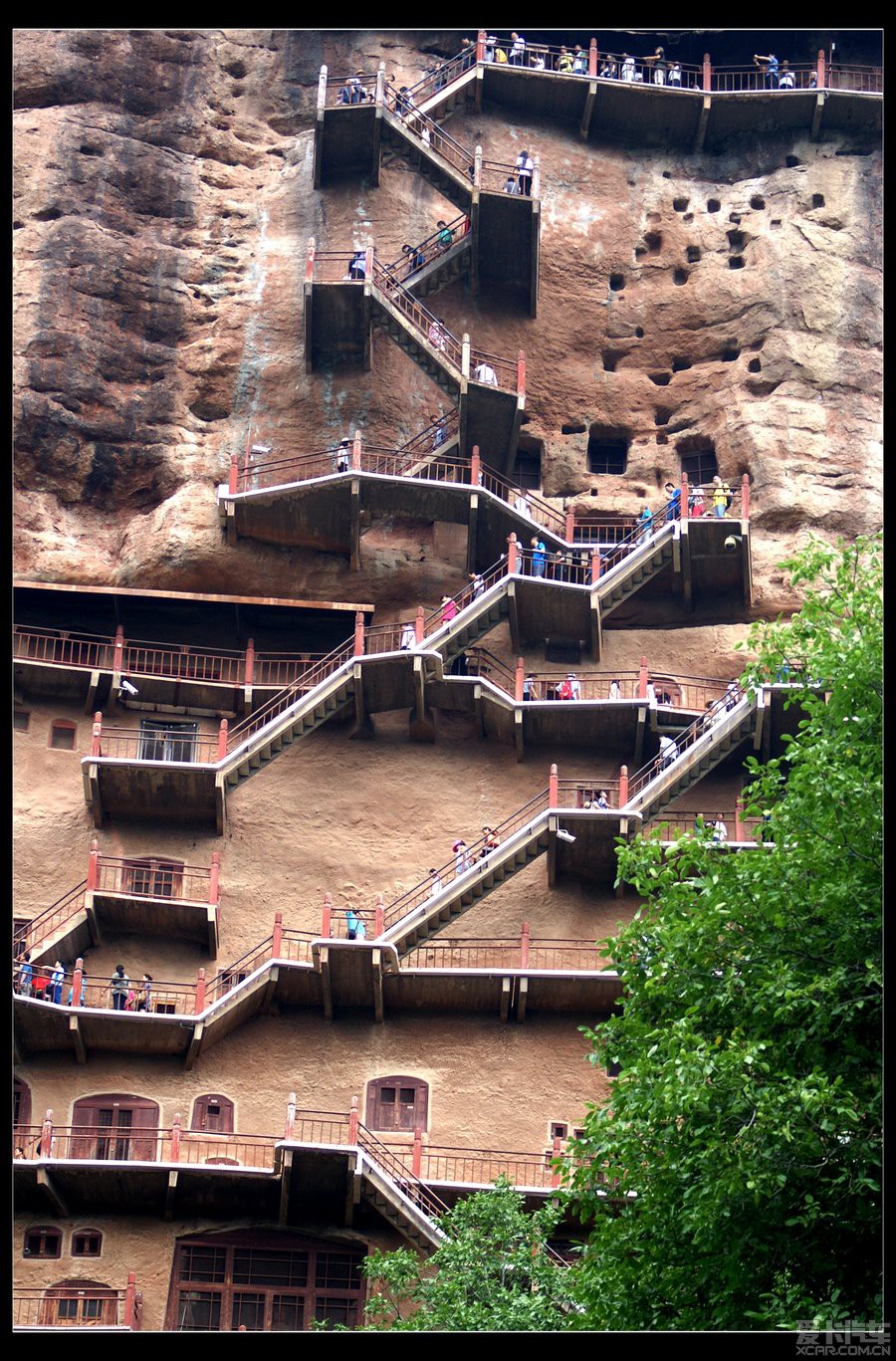 面对的是悠久历史,转过身来是销魂美景—一甘肃天水麦积山石窟