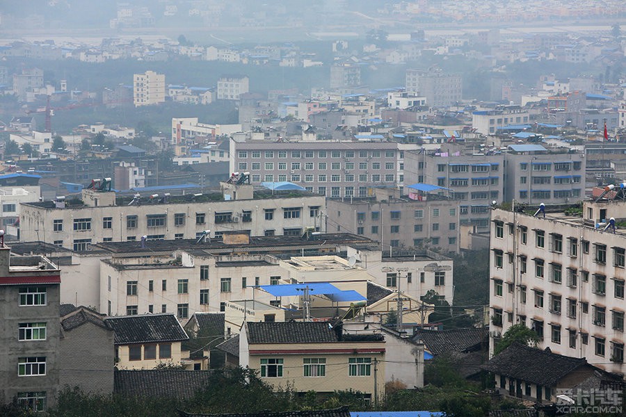 【暖冬行动】志愿者为凉山越西县德吉乡中心小学运送过冬衣物记实