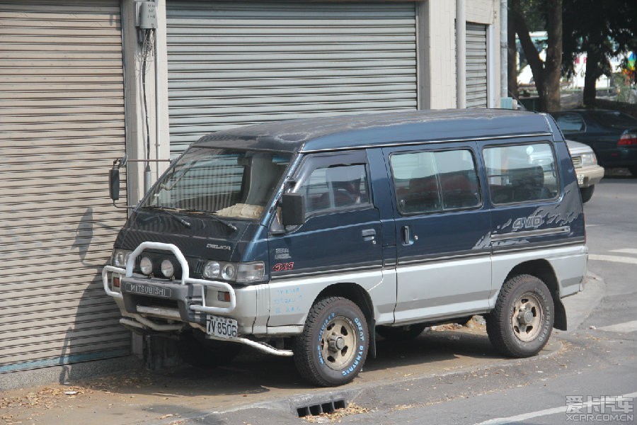 三菱四驱delica,89年.这款车在台湾很常见.