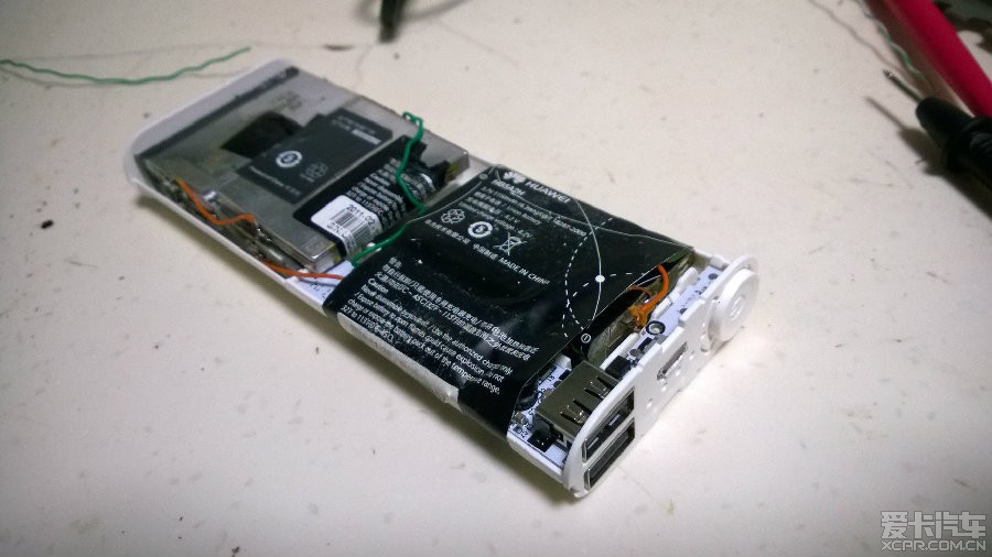 昨天,把淘汰的旧手机电池改成充电宝了。不错