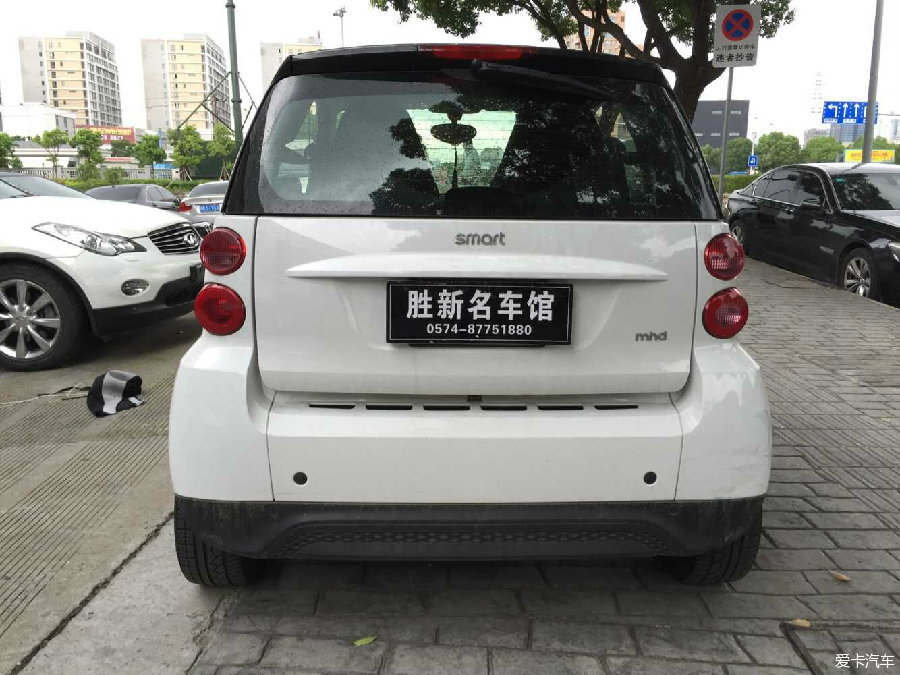 出售:2013年奔驰Smart 白色售价:7万3_二手车