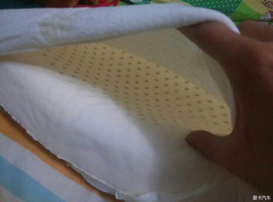 泰国乳胶枕头，如何购买和区分真假。教你快速辨别真假乳胶。