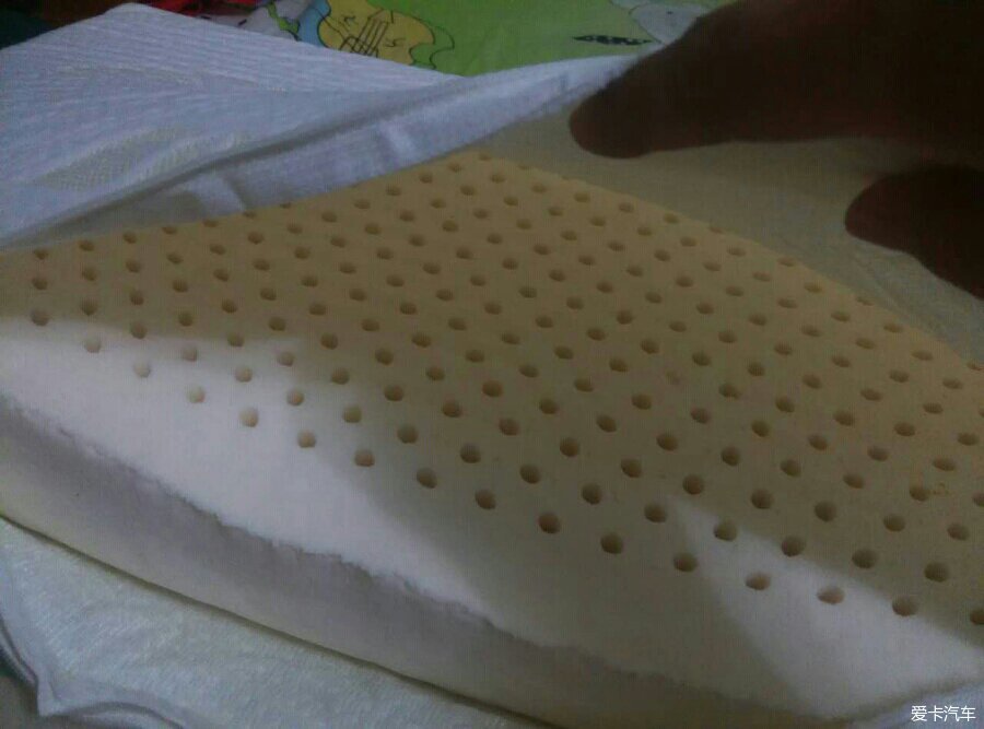 泰国乳胶枕头，如何购买和区分真假。教你快速辨别真假乳胶。