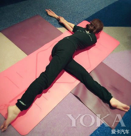 唐嫣郑爽"皮包骨"腿细如针 女星要多瘦才满意?