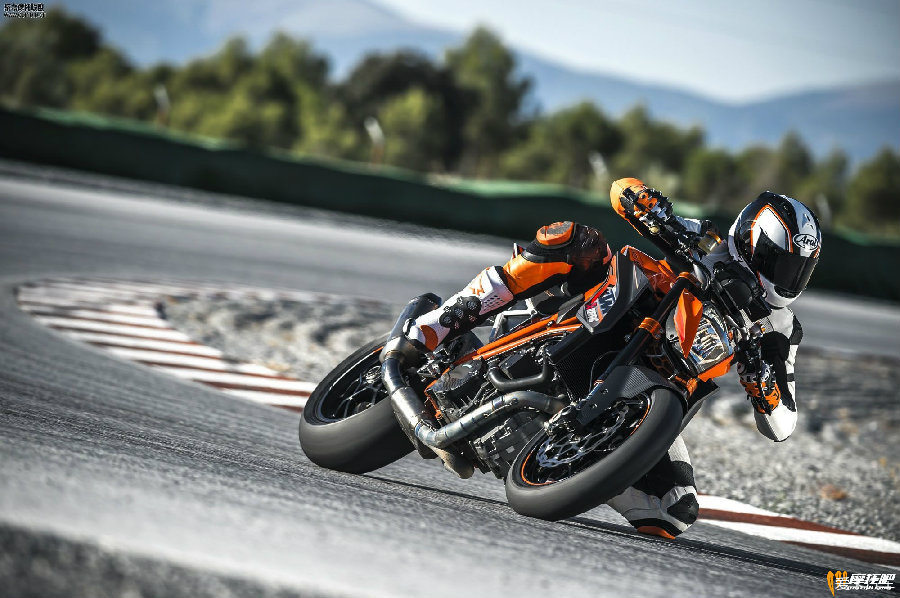 22.8万 ktm1290super duke r到店