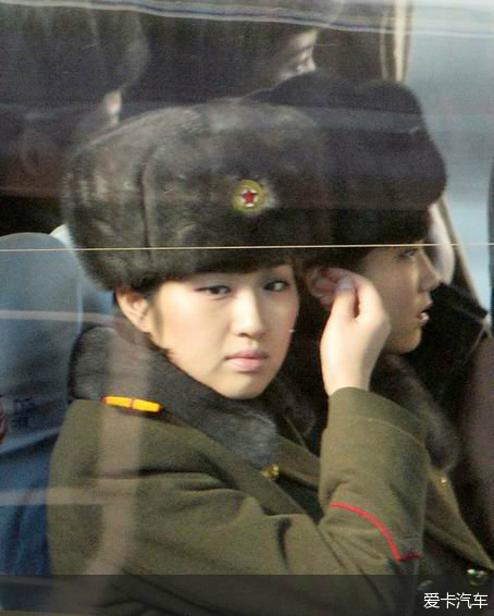 朝鲜牡丹峰乐团抵达北京站画面_北京汽车论坛