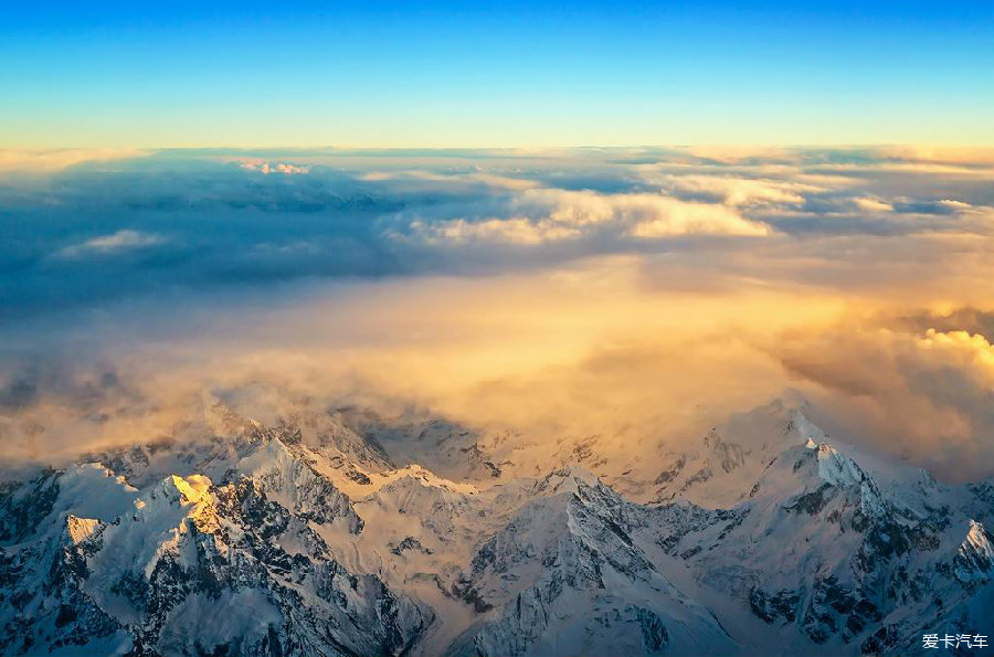 美图分享--舷窗外的风景飞越喜马拉雅山_科鲁