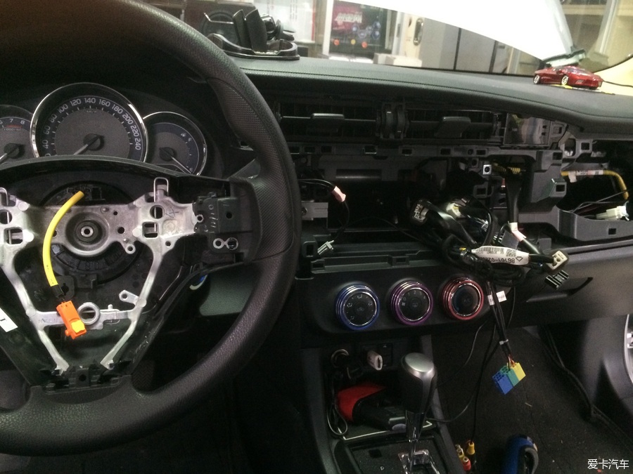 丰田1.6雷凌,新卡罗拉改装多功能方向盘音响控