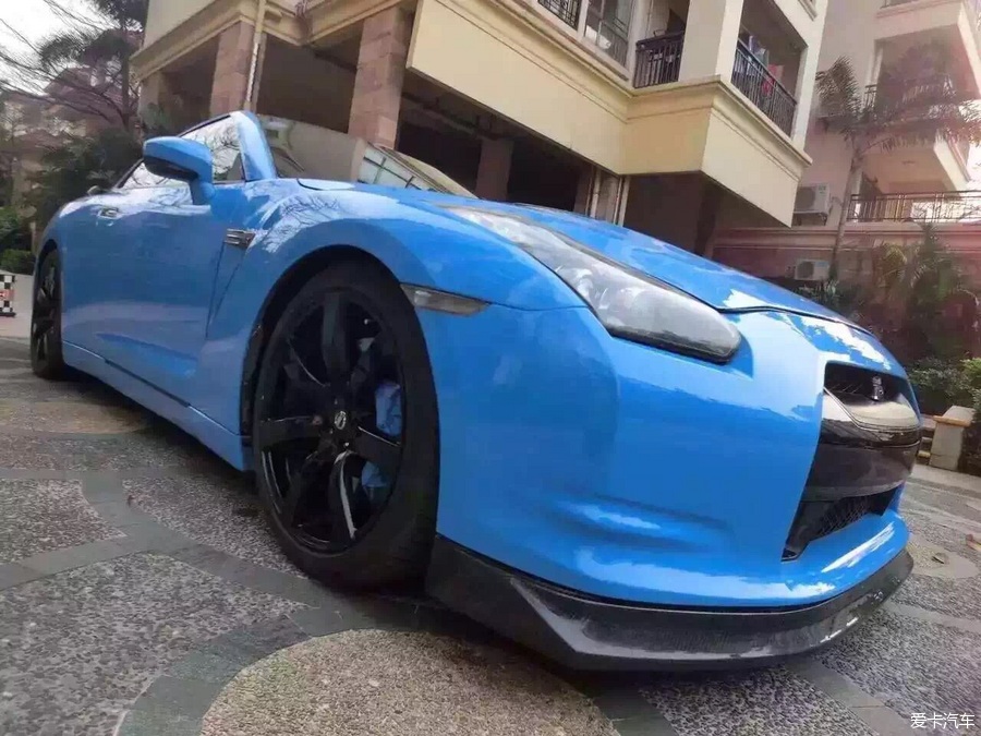 东莞黄江二手车 11年日产战斗机GTR35粉蓝色