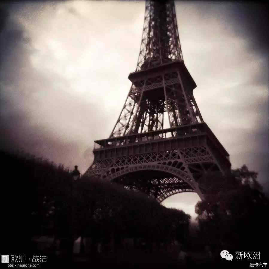 中国女生巴黎受歧视被黑人白人打 旁人默观(组
