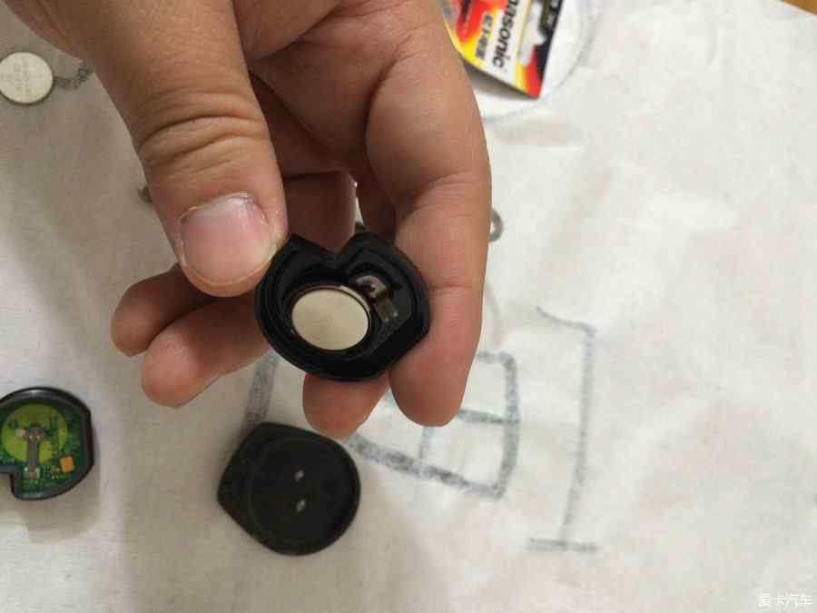 【精华】自己动手换遥控钥匙电池~适用范围从
