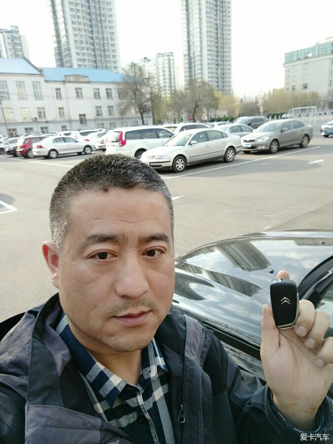 本人大叔级别一枚,已过不惑之年,自拍一张.… 查看本楼